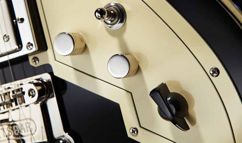 Like the Varitone passive filter circuit first seen on the Gibson ES-335TD-SV in 1958, the Peerless version moves from cocked wah to almost electro-acoustic textures