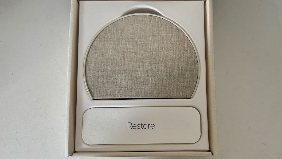 Unboxing of Hatch Restore 3
