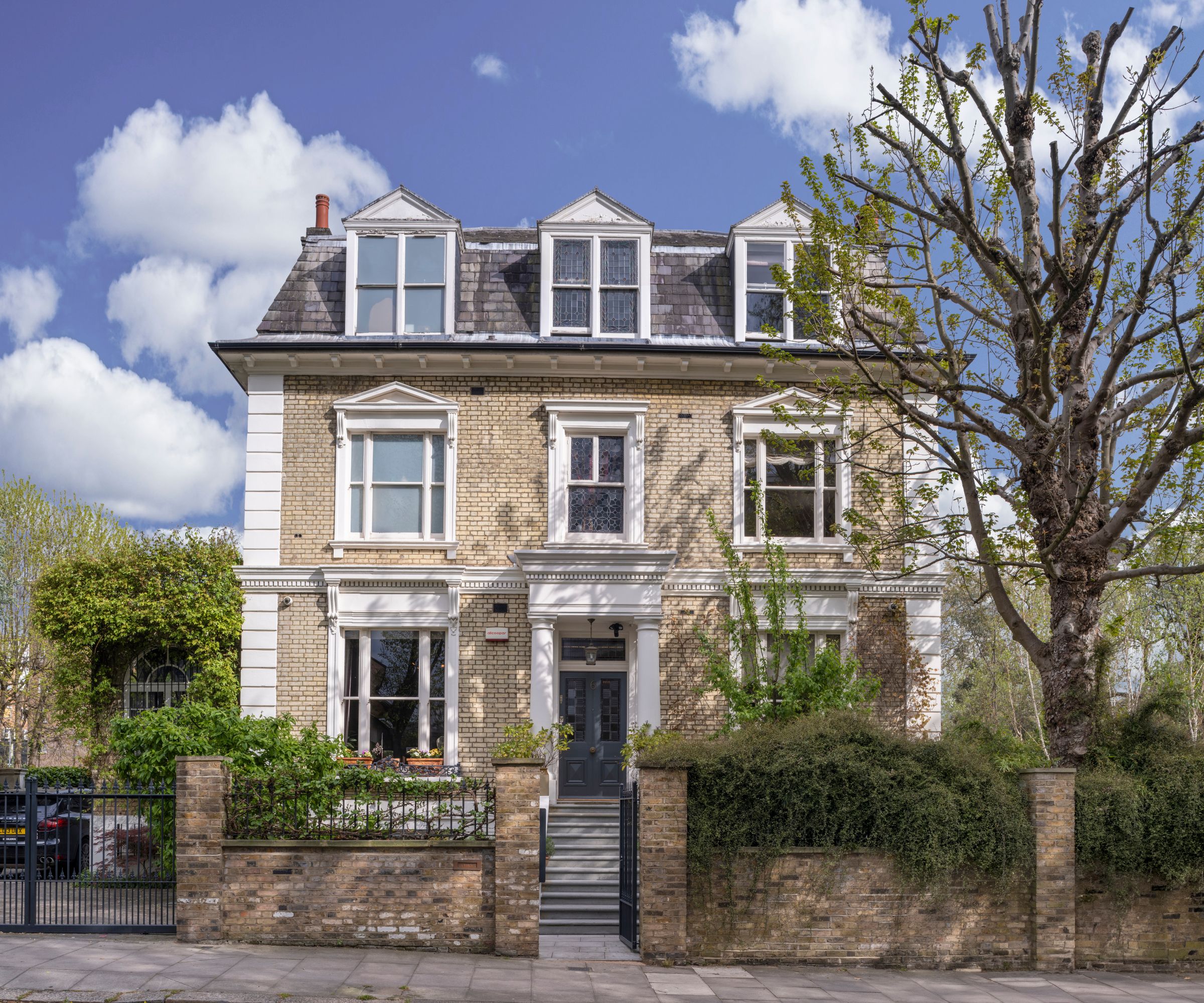 Lynsey de Paul home