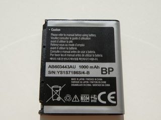 The samsung pixon 12 m8910 battery