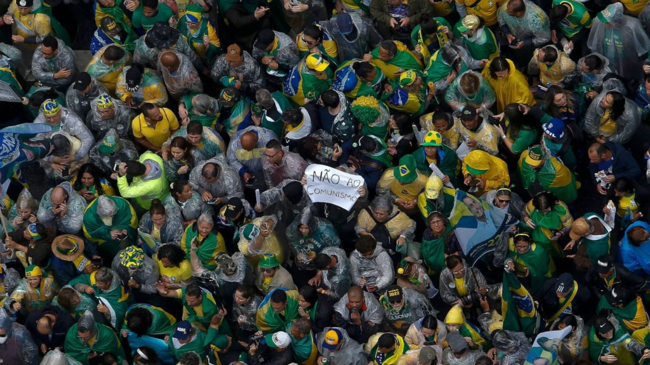 Crowds gather in Sao Paulo for Brazil&amp;#039;s 200th anniversary of independence