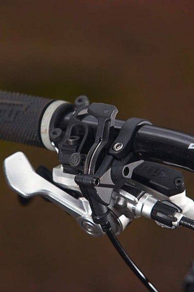 The rear shock&rsquo;s remote lockout is easy to use, but can provoke bounciness under seated pedalling