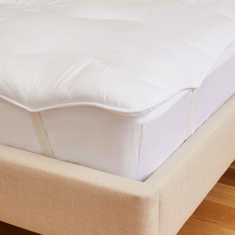 white mattress topper