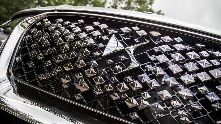 2. There's no Citroën badge