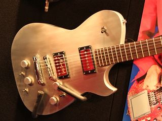 Manson dl-1 matt bellamy 'delorean' guitar: signature model
