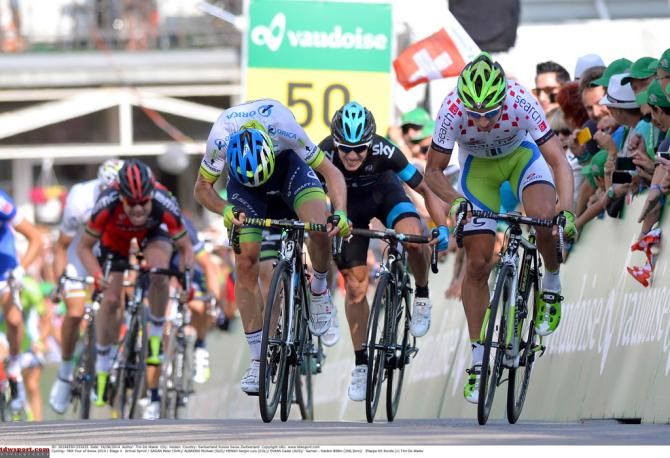 The sprint for stage 3 victory...
