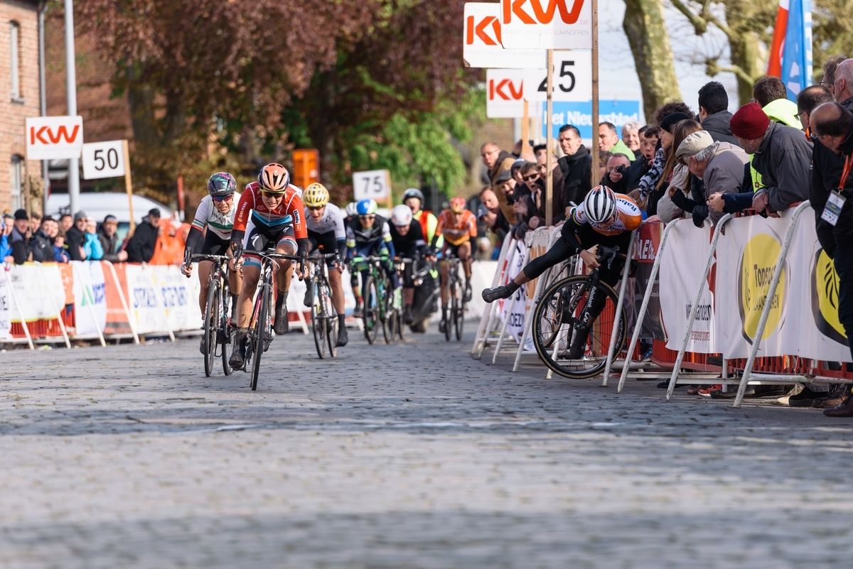 Marianne Vos makes impact with the barrier