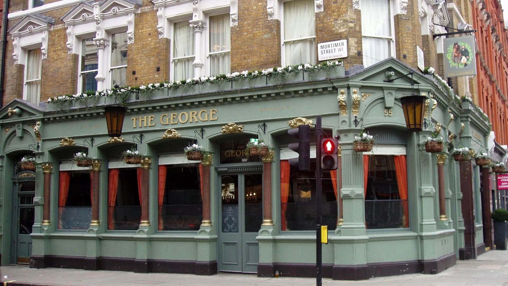 Best pub in London crowned - and it serves a beef wellington feast