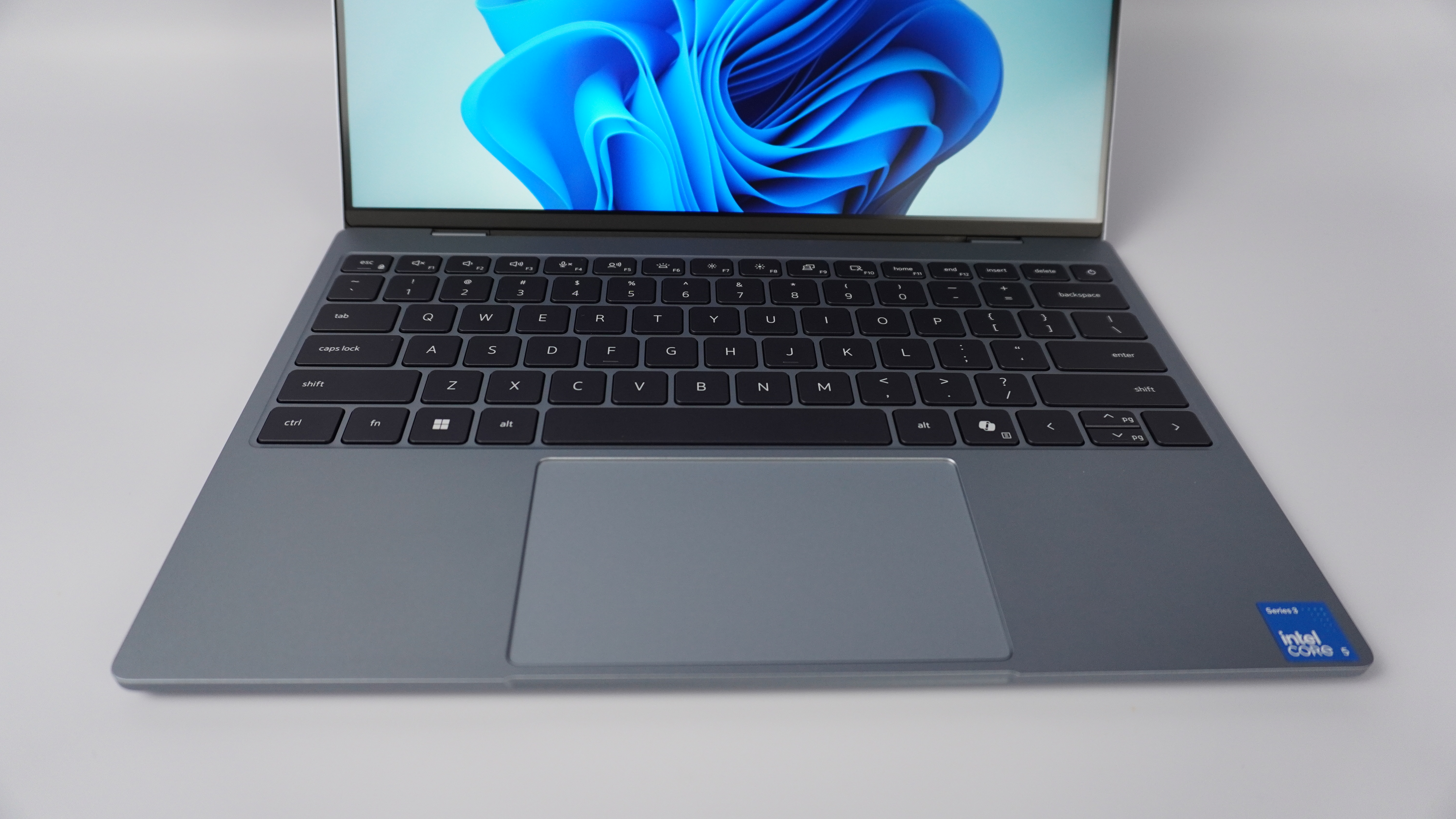 صفحه کلید و ترک پد در Dell XPS 13 (2026)