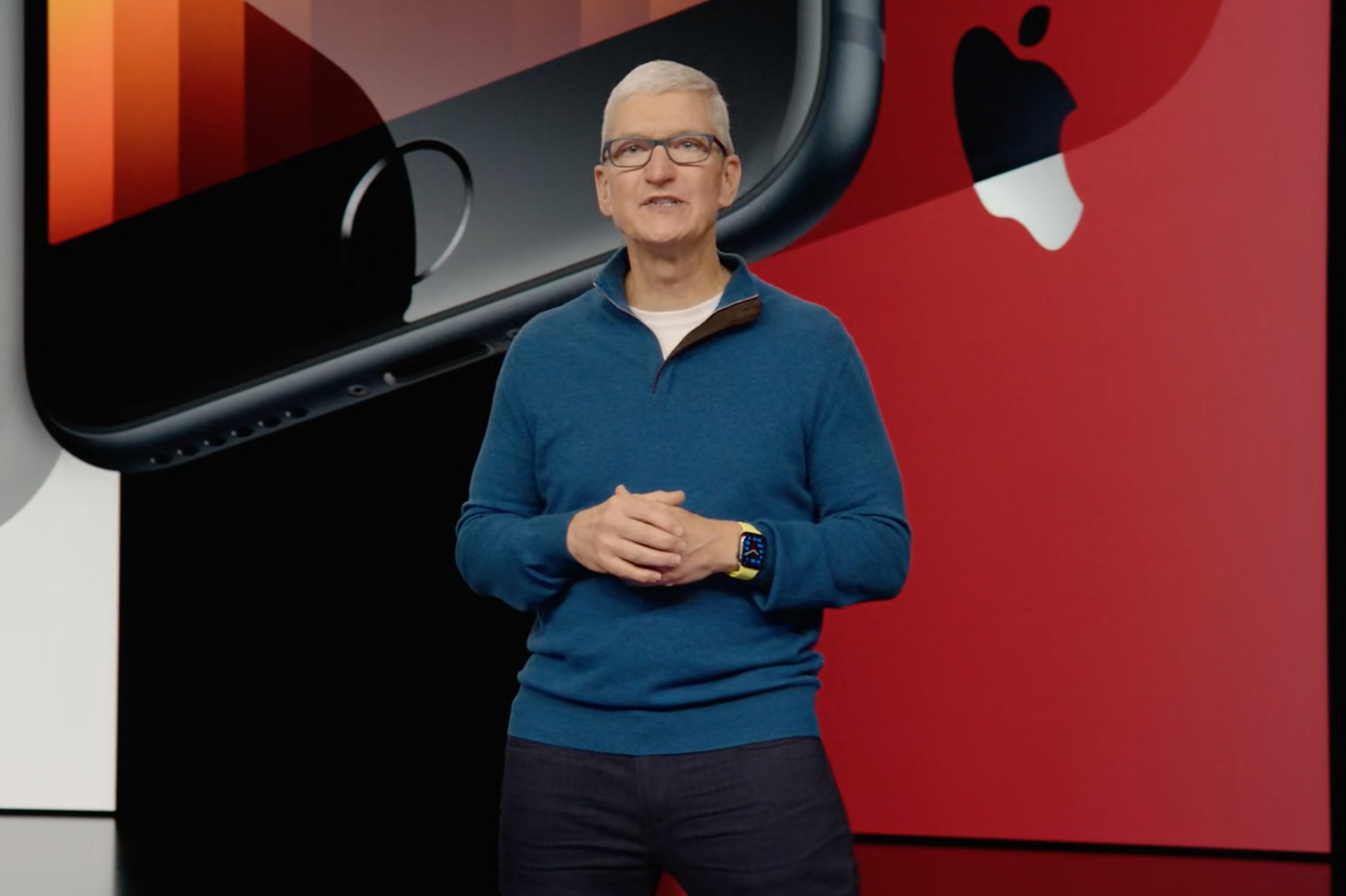 Tim Cook con los colores de la bandera de Ucrania