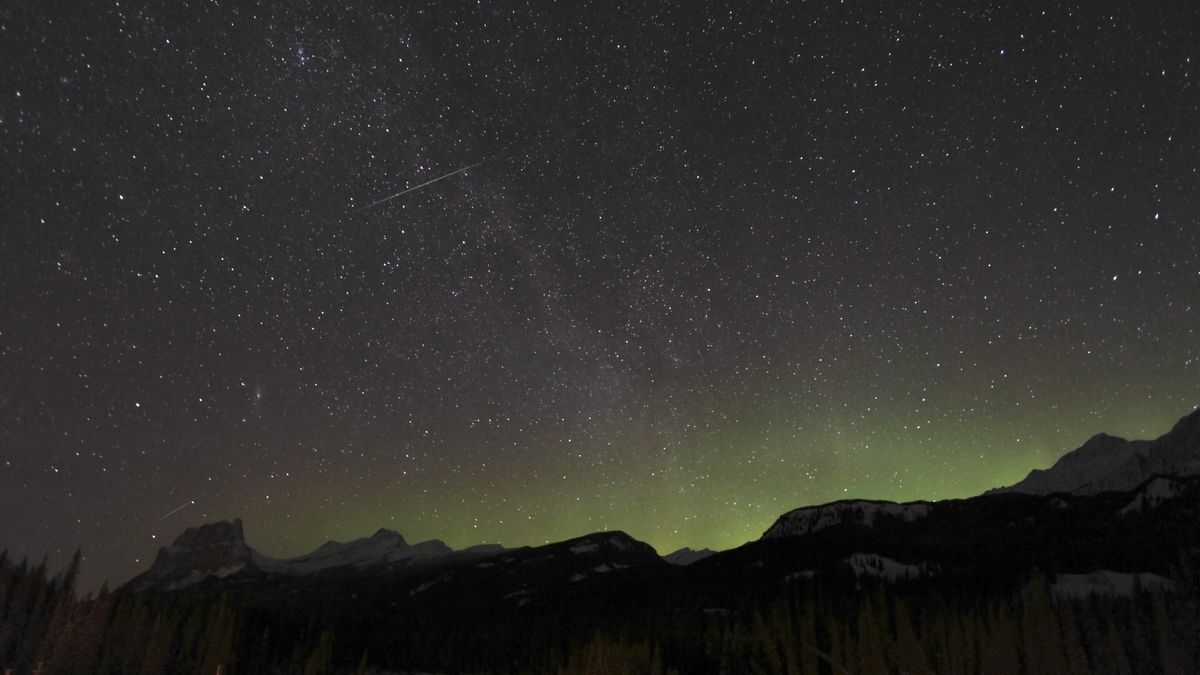 Here’s how to watch tonight’s stunning quadruple meteor shower