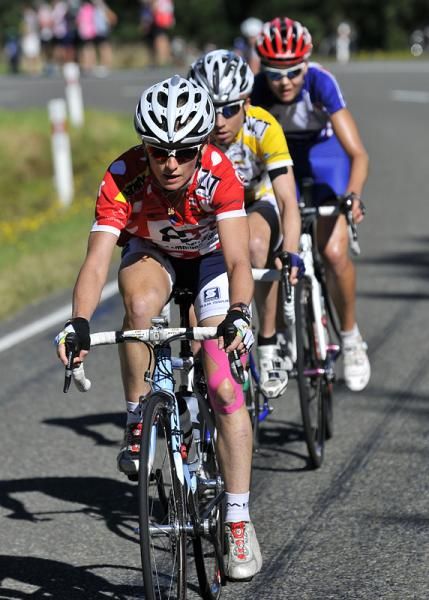 Ruth Corset (MB Team), Amber Neben (USA National Team) and Elizabeth Jacobs (Australia NTID Team) have broken away on the climb.