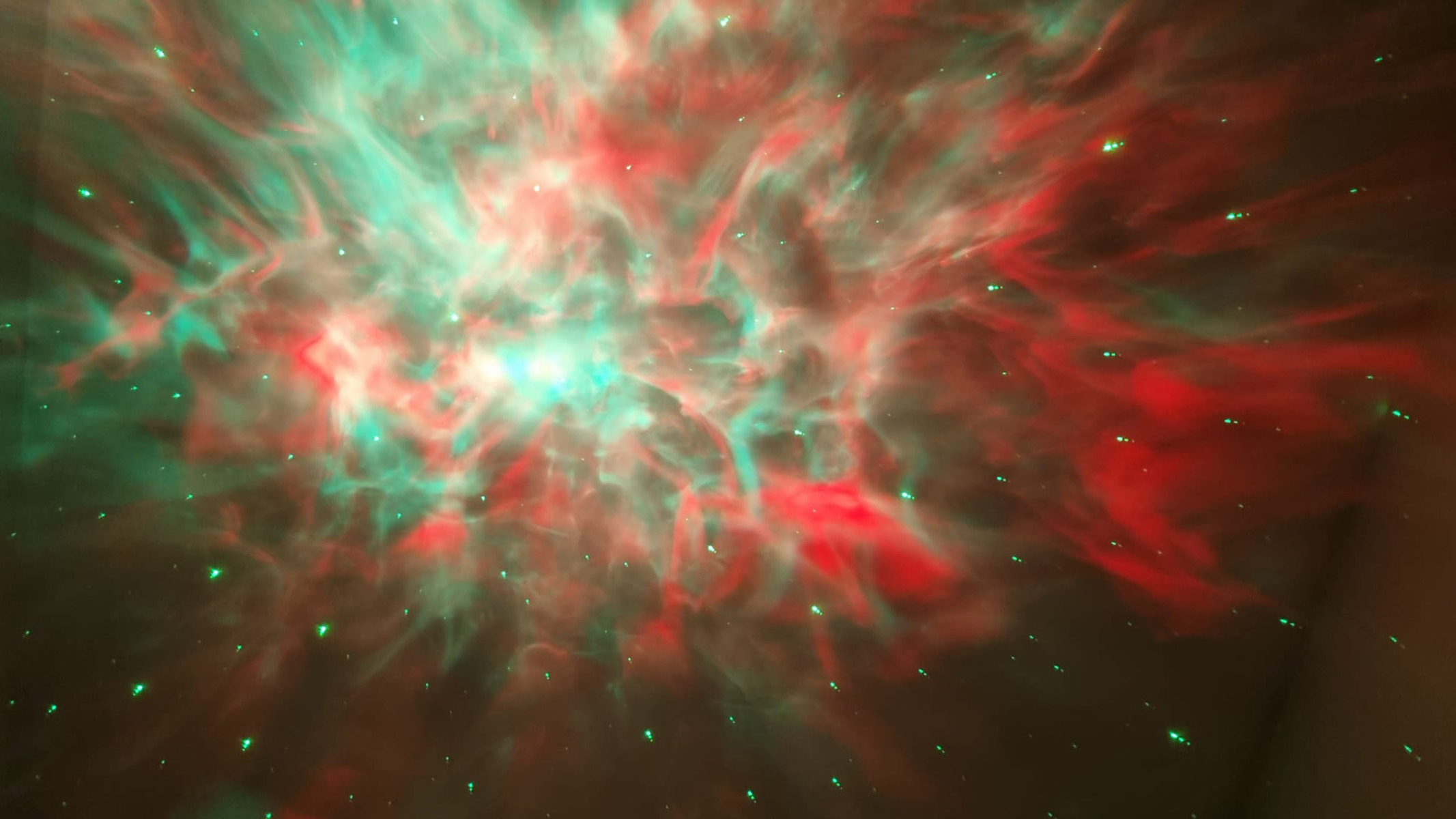 Ein Foto einer Nebelanzeige, die vom Astronaut Starry Sky Projector projiziert wird