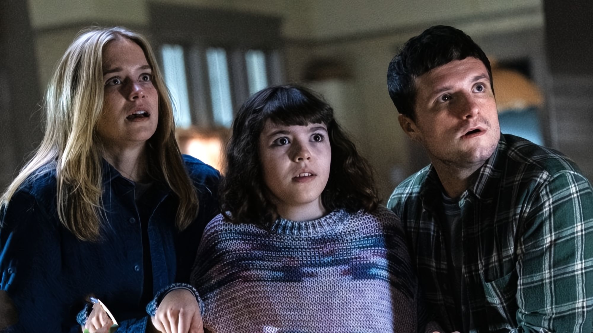 Elizabeth Lail, Piper Rubio and Josh Hutcherson in Five Nights at Freddy&#039;s 2