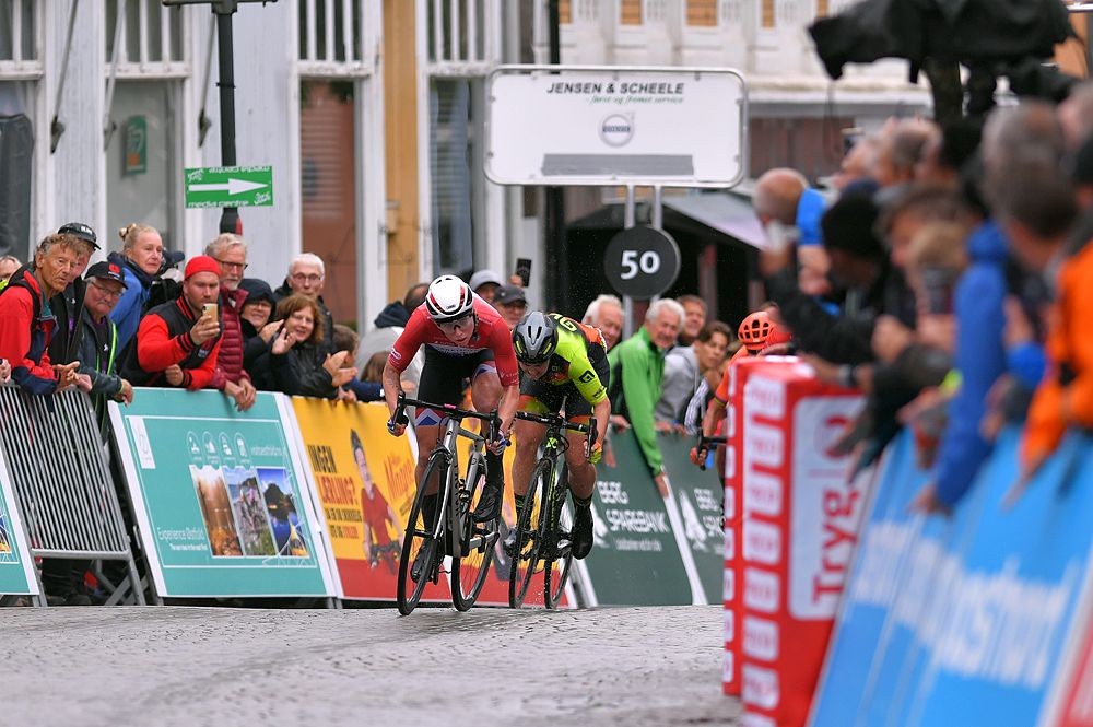 Lorena Wiebes (Parkhotel Valkenburg) wins the opening stage at the Ladies Tour of Norway