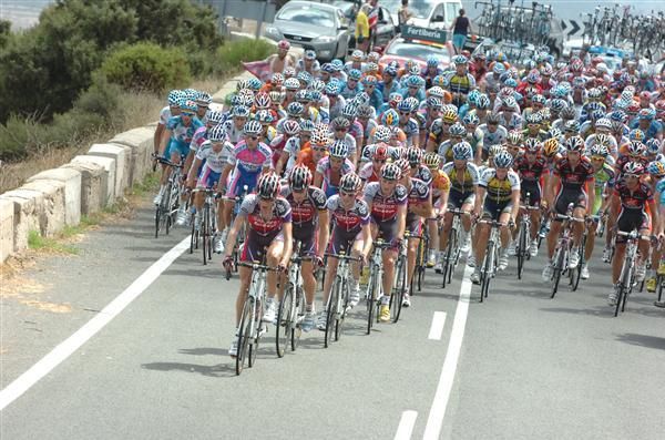 Silence-Lotto set the pace on the Puerto de la Carrasqueta