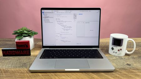 MacBook Pro 14 (M5 Max)