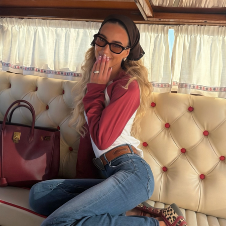 An image of a woman wearing cool girl fall capsule wardrobe 2026