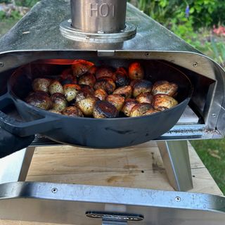 Testing the Vonhaus pizza oven at home