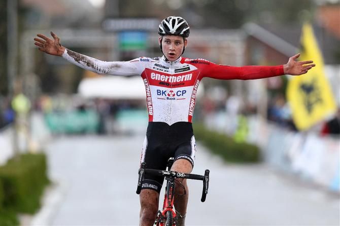 One day after winning his first U23 World Cup race, Mathieu van der Poel (Enertherm-BKCP) soloed to victory in the opening Superprestige round