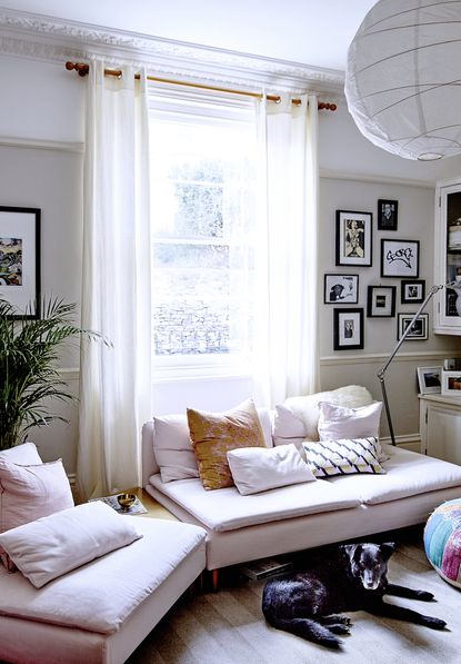 Small Living Room Layouts – 11 Ways to Arrange Furniture