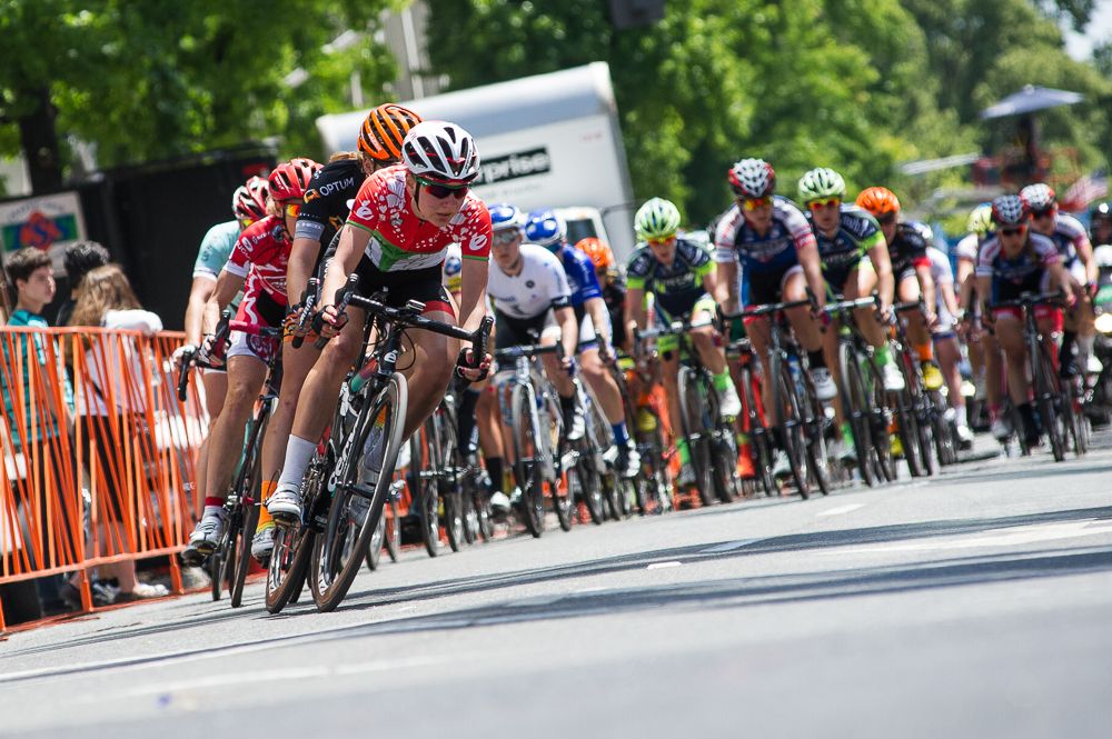Velcro sets the pace at the front