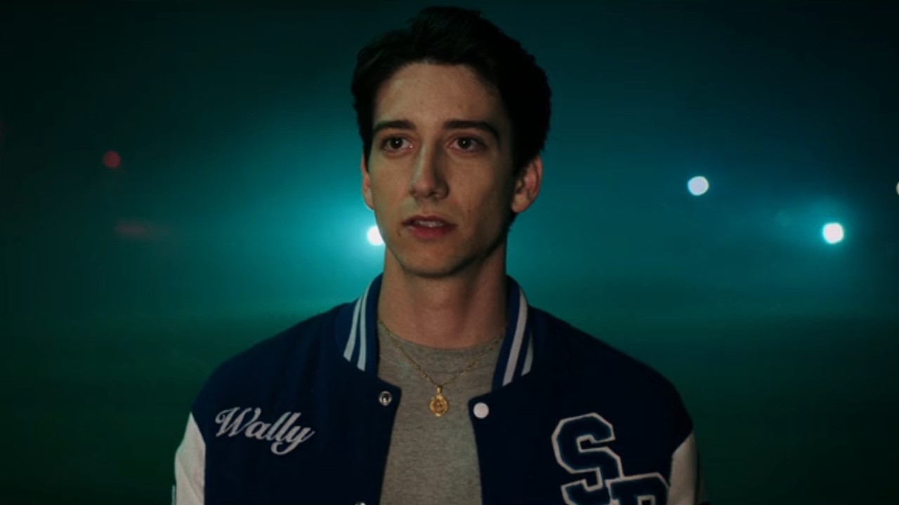 Milo Manheim as Wally looking at his door in School Spirits. 