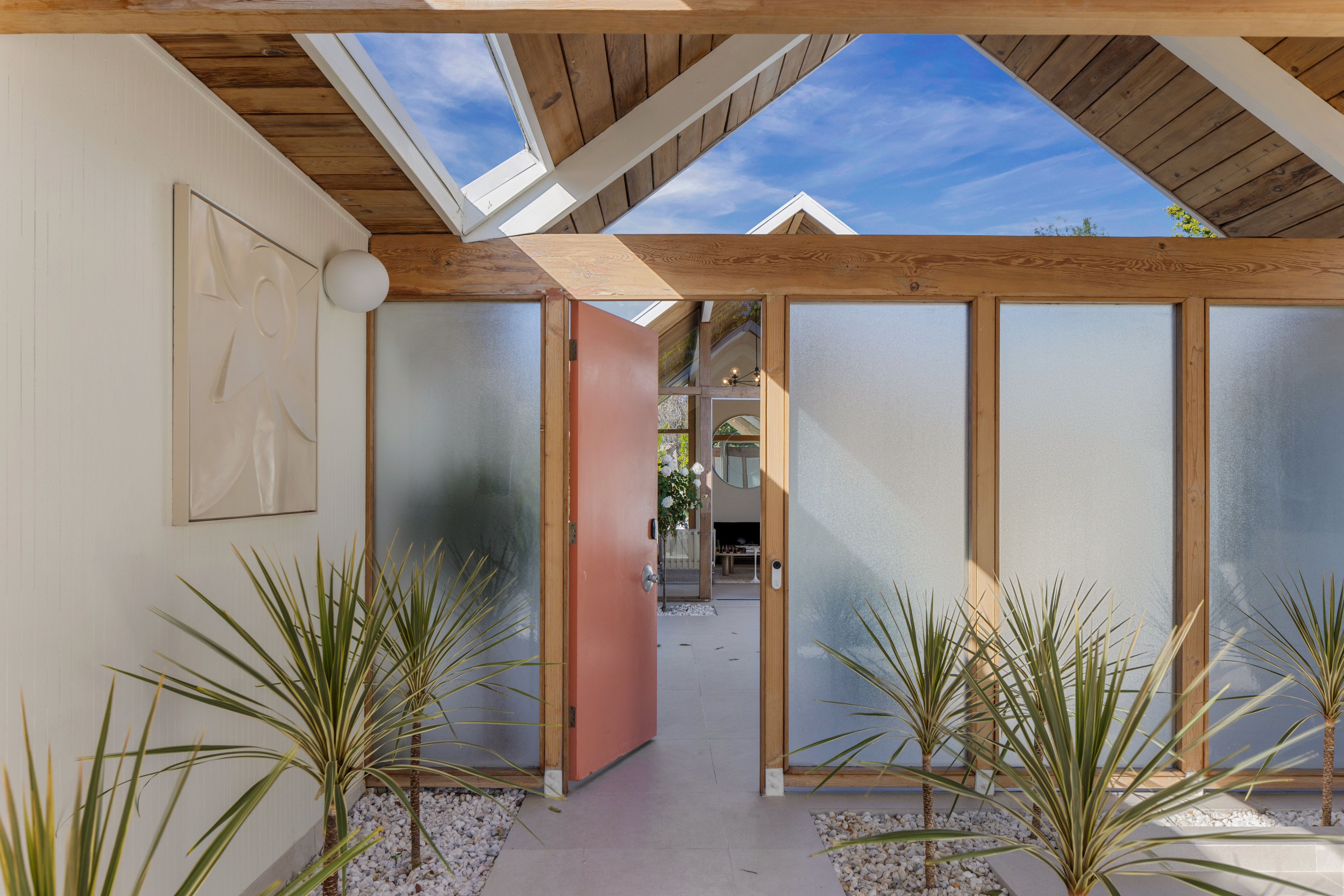 joseph eichler house in thousand oaks, california