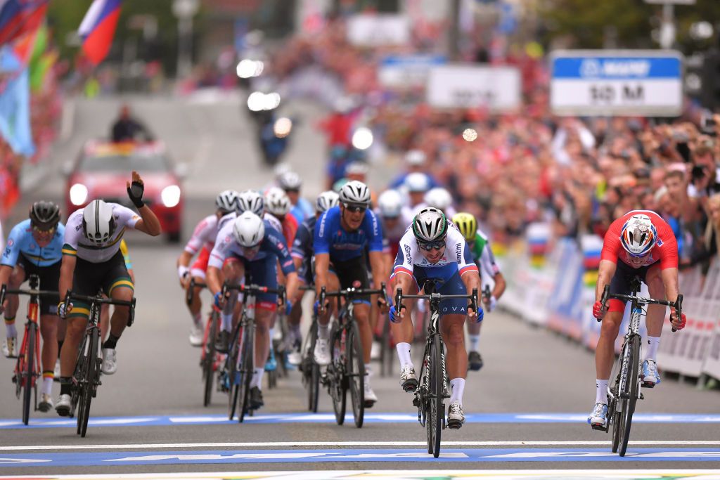 Cycling: 90th Road World Championships 2017 / Men Elite Road Race
Arrival / Sprint / Peter SAGAN (SVK)/ Alexander KRISTOFF (NOR)/ Michael MATTHEWS (AUS)/ Matteo TRENTIN (ITA)/ Ben SWIFT (GBR)/ Greg VAN AVERMAET (BEL)/ Michael ALBASINI (CHE)/ Fernando GAVIRIA RENDON (COL)/ Alexey LUTSENKO (KAZ)/ Julian ALAPHILIPPE (FRA)/
Bergen - Bergen (276,5km) / RR / Bergen / RWC / &Acirc;&copy; Tim De Waele