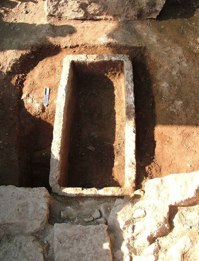 a 2,800-year-old greek tomb.