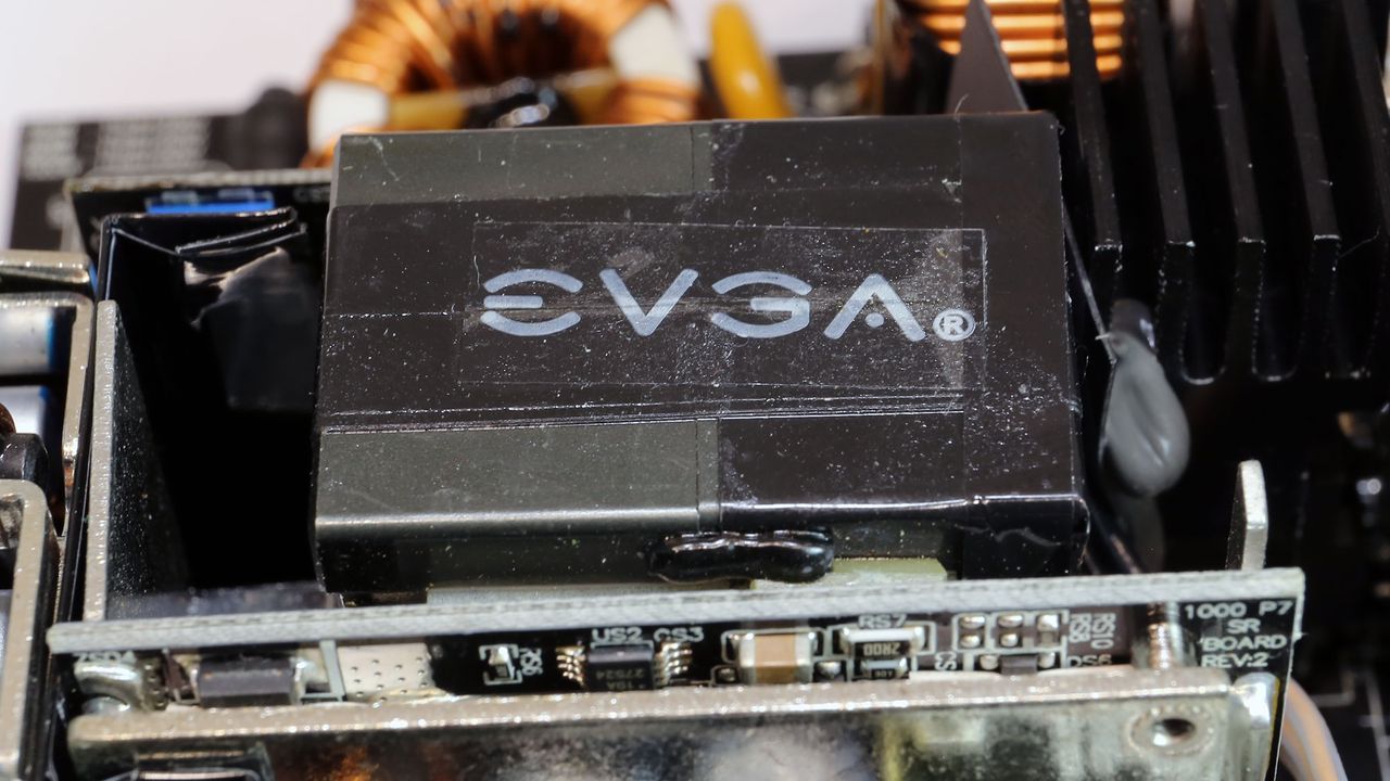 EVGA 1000 G7