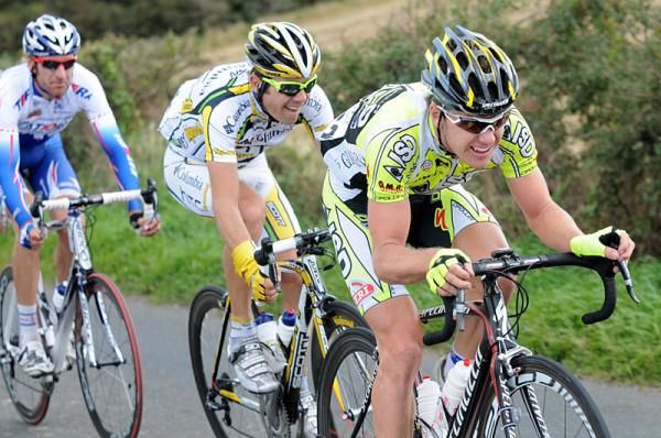 Simon Clarke (ISD) leads the break.