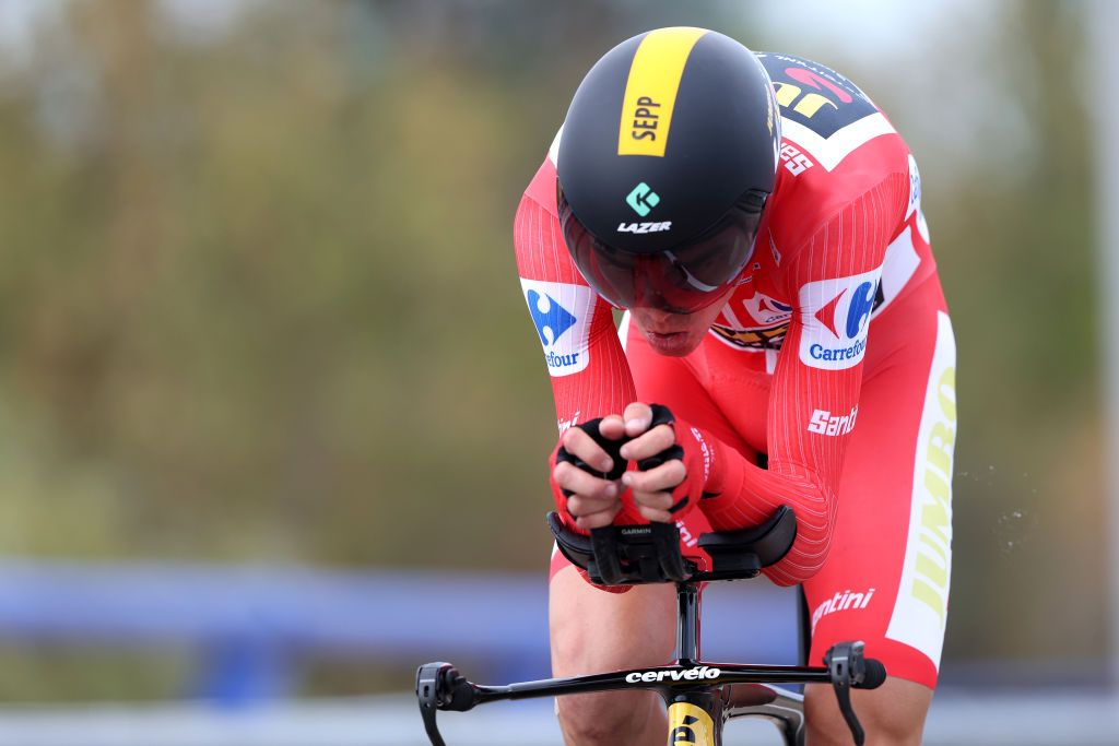 Sepp Kuss wears the overall leader&#039;s jersey during the stage 10 time trial at the Vuelta a España