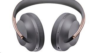 Bose Noise Cancelling Headphones 700 vs QuietComfort 35 II: which is better?