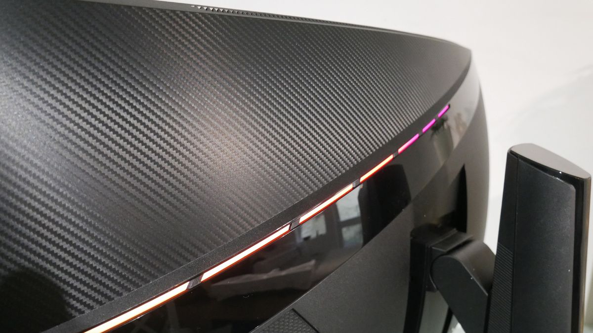 MSI MPG Artymis 343CQR
