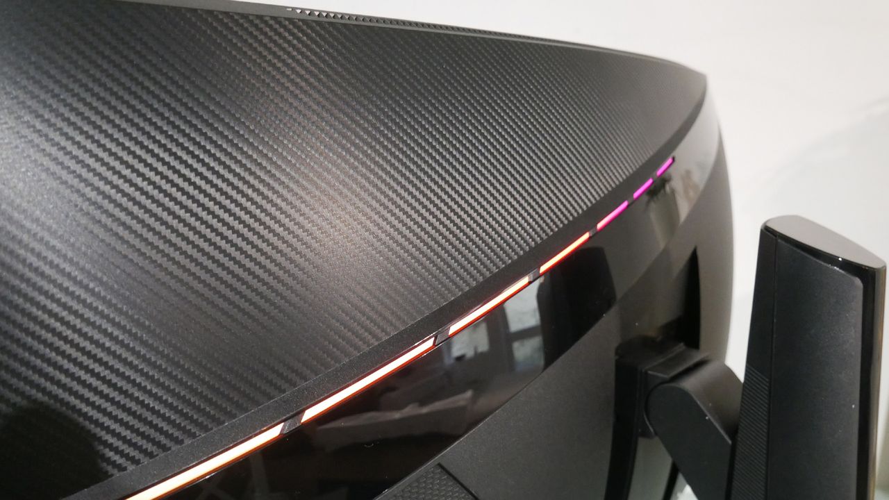 MSI MPG Artymis 343CQR