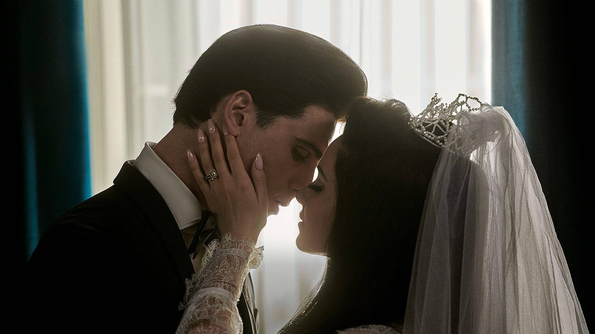 (L-R) Jacob Elordi as Elvis Presley and Cailee Spaeny as Priscilla Presley in &quot;Priscilla&quot;