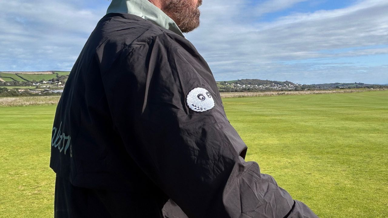 Photo of the Malbon Cascade LS Windshirt