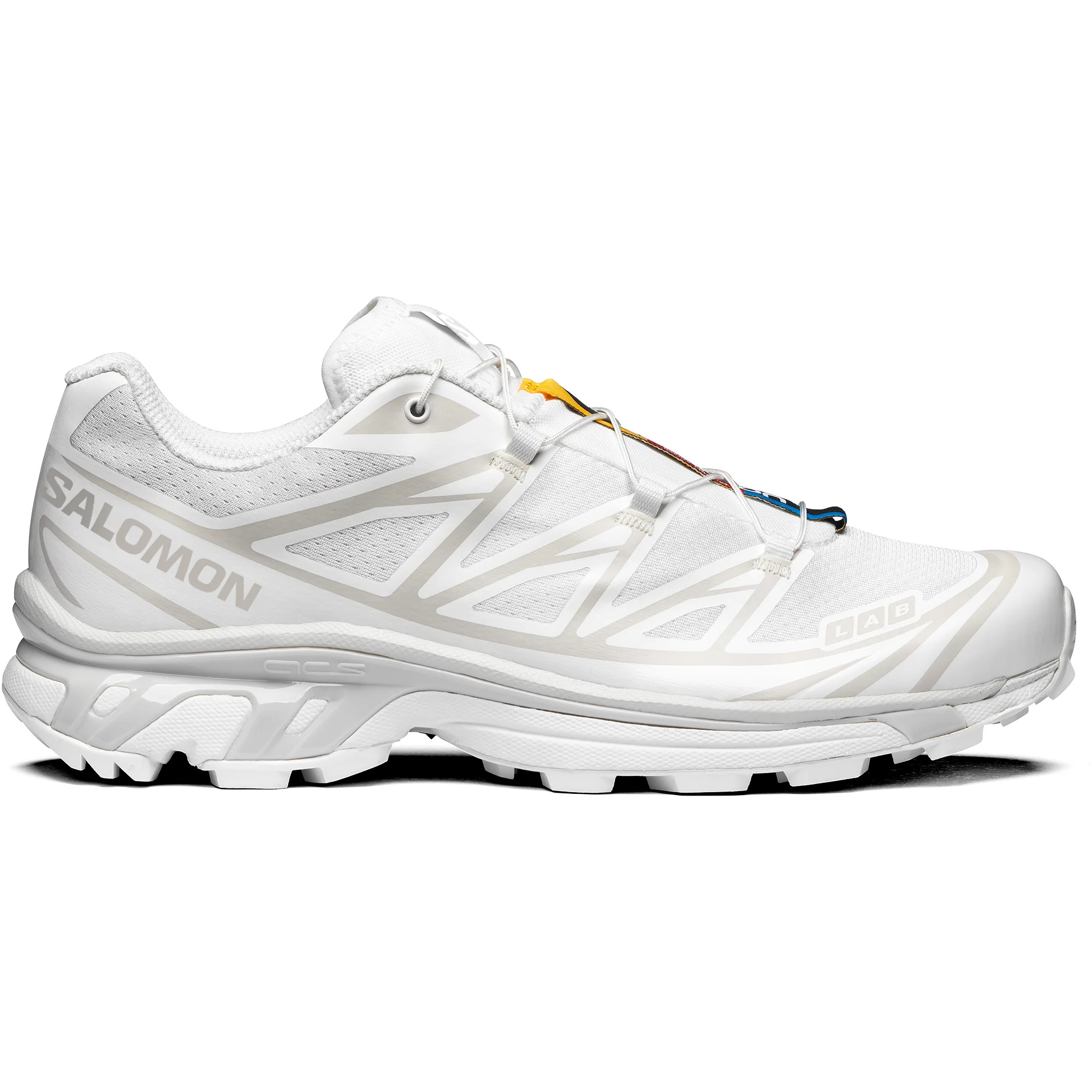 A white Salomon trainer
