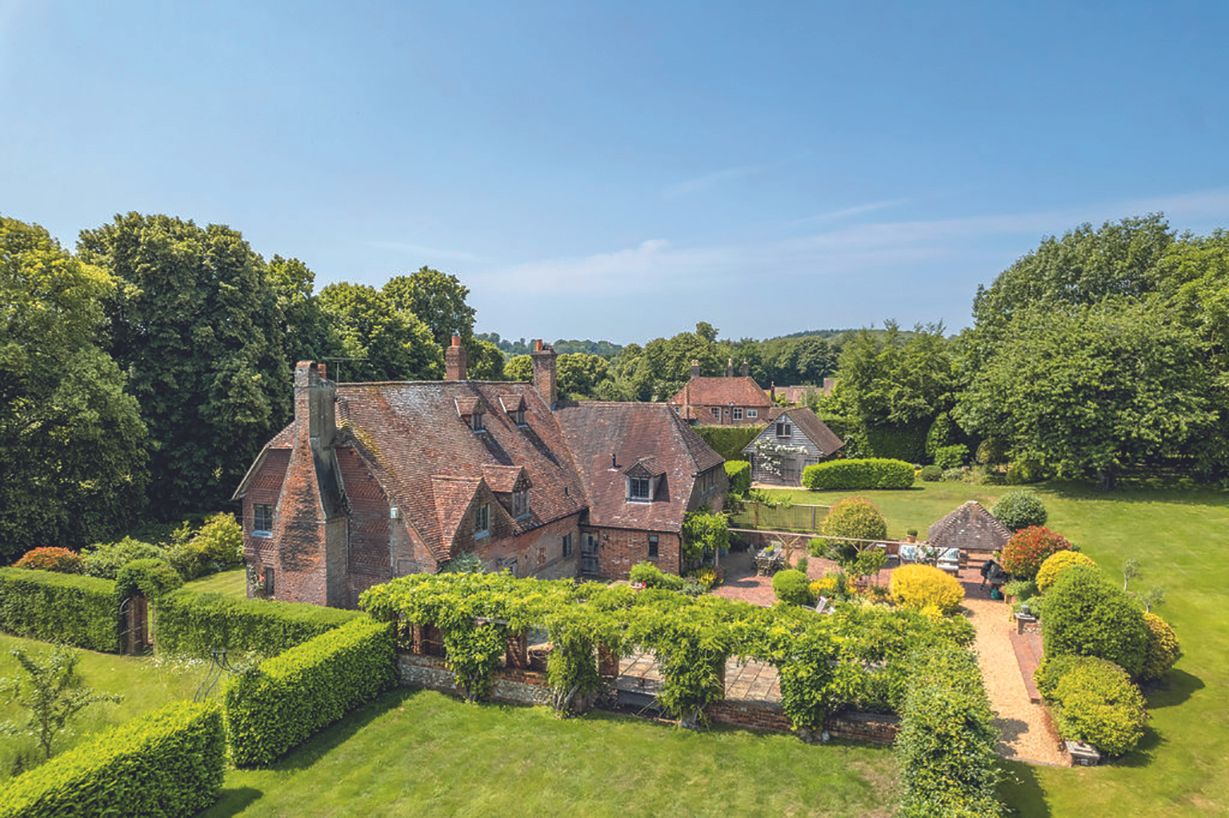A 500-year-old cottage that's literally two doors down from Jane Austen's house in Hampshire