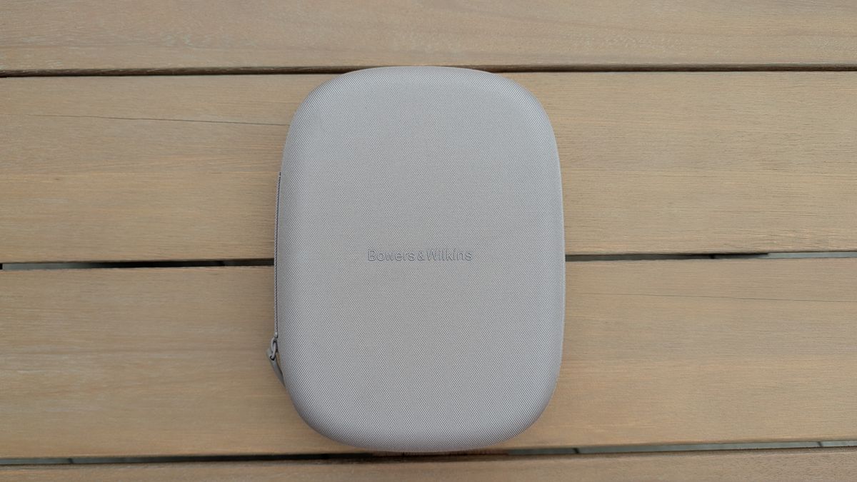 Bowers &amp; Wilkins Px8 S2