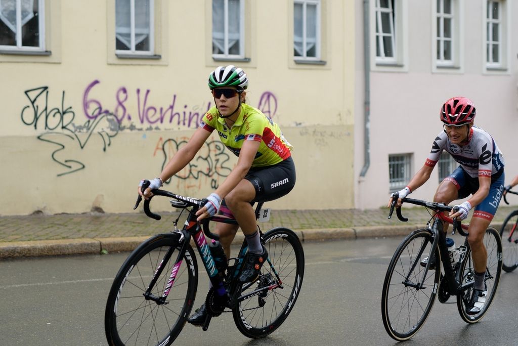Race leader Elena Cecchini (Canyon-SRAM)