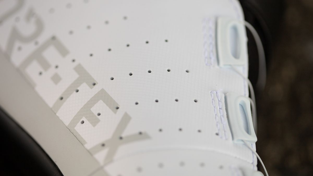 Fizik Artica GTX Tempo PU perferations