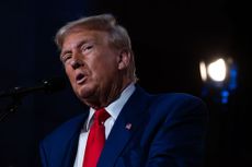 NEW YORK, NEW YORK—SEPTEMBER 05: Republican presidential nominee, former U.S. President Donald Trump addresses the Economic Club of New York.