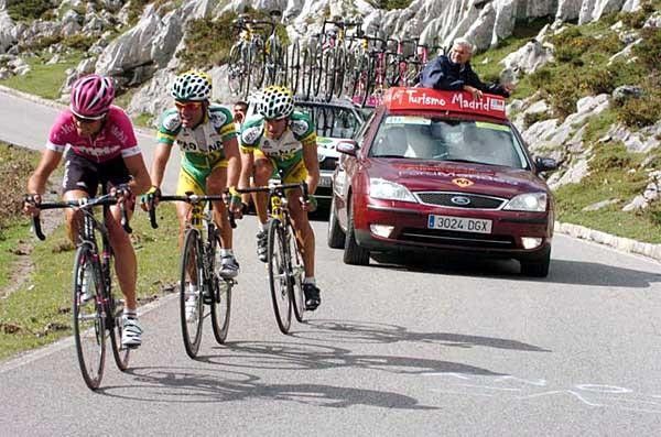 Oscar Sevilla (T-Mobile) leads Miguel Perdigero and Santos Gonzalez