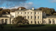 The Houses of Guinness cover by Adrian Tinniswood