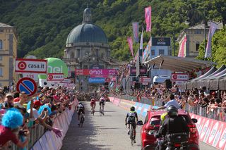 The battle for the Giro d'Italia stage 14 win atop the Oropa climb