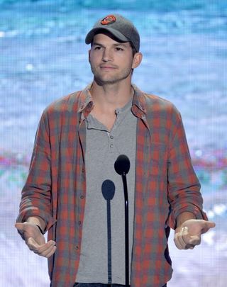 A picture of Ashton Kutcher at the Teen Choice Awards