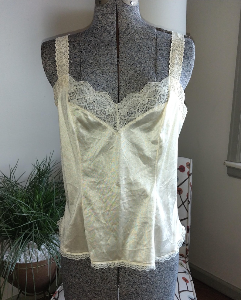 Vintage 1980s Cream Silky Nylon Lace-Trim Camisole &amp;ndash; Size Small