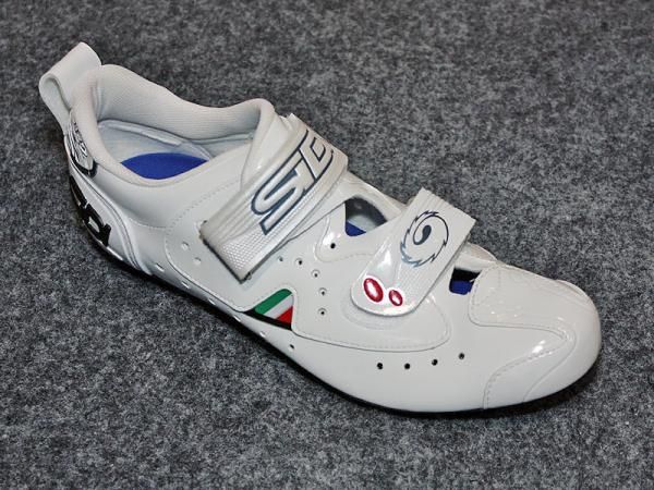 The Sidi T2.6 tri shoe also gets the new Carbon Lite outsole for 2010.